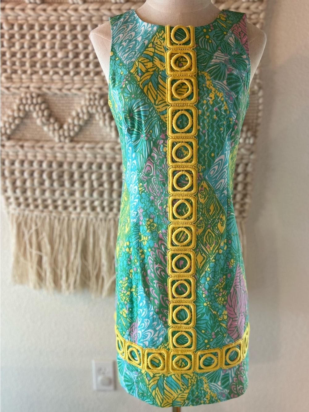 Lilly Pulitzer Ashlyn Shift Dress Size 2 Green Tropical Yellow Trim